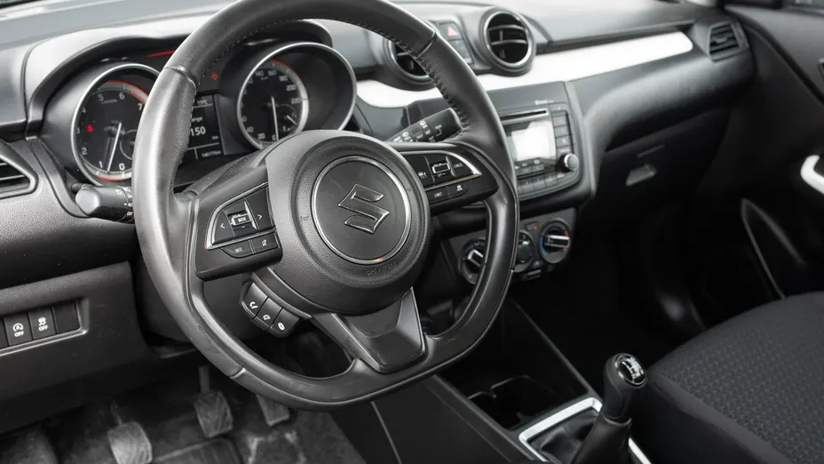 SUZUKI Swift -