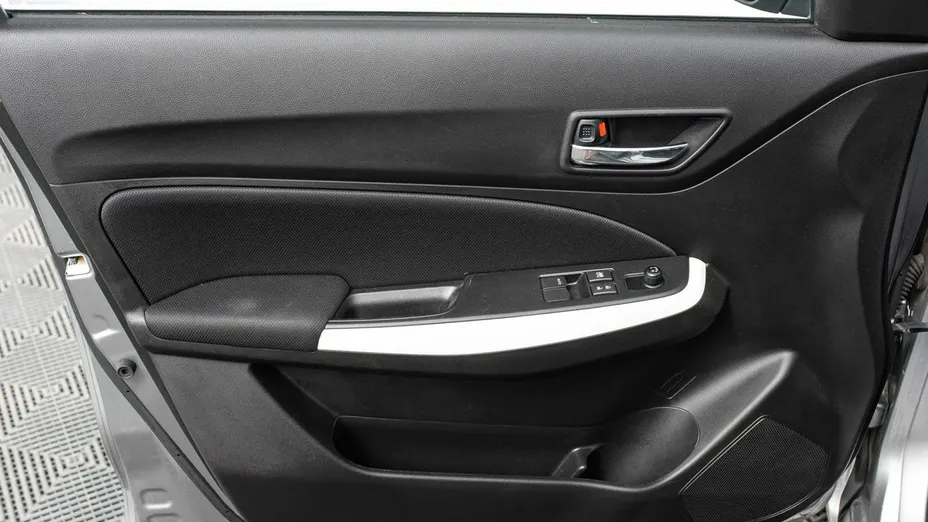 SUZUKI Swift -