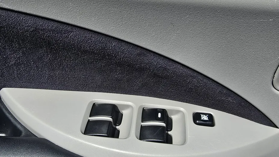 MITSUBISHI Grandis -