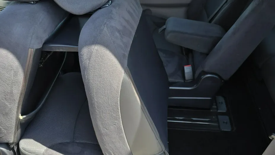 MITSUBISHI Grandis -