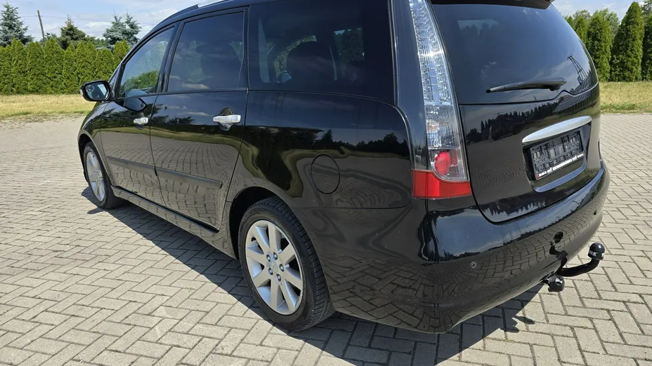 MITSUBISHI Grandis -