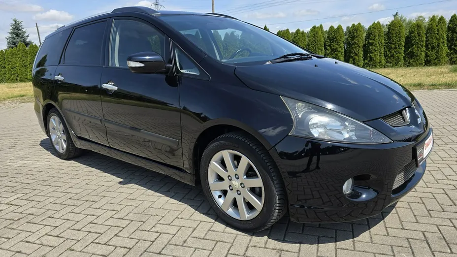 MITSUBISHI Grandis -