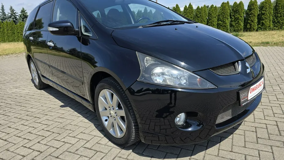 MITSUBISHI Grandis -