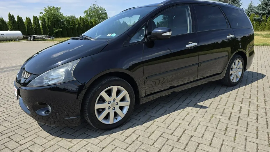 MITSUBISHI Grandis -