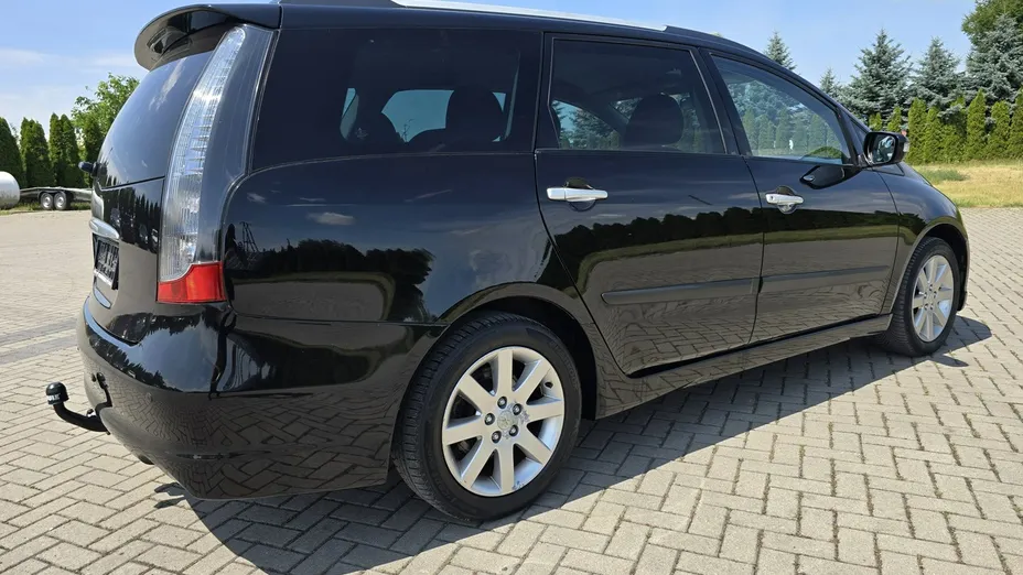 MITSUBISHI Grandis -