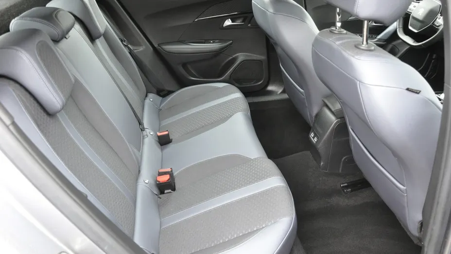PEUGEOT 2008 -
