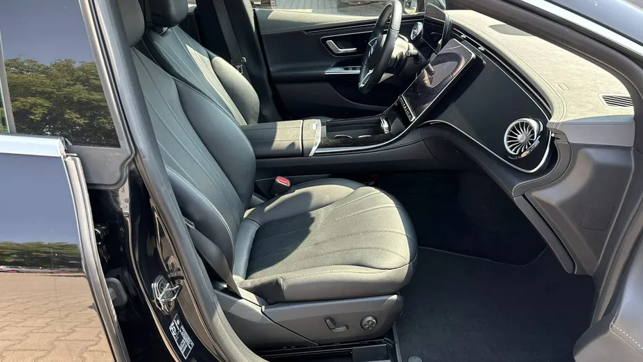 MERCEDES-BENZ EQE -