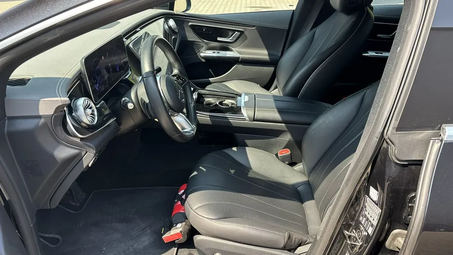 MERCEDES-BENZ EQE -