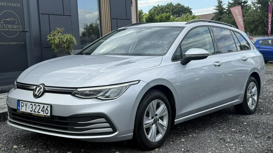 VOLKSWAGEN Golf -