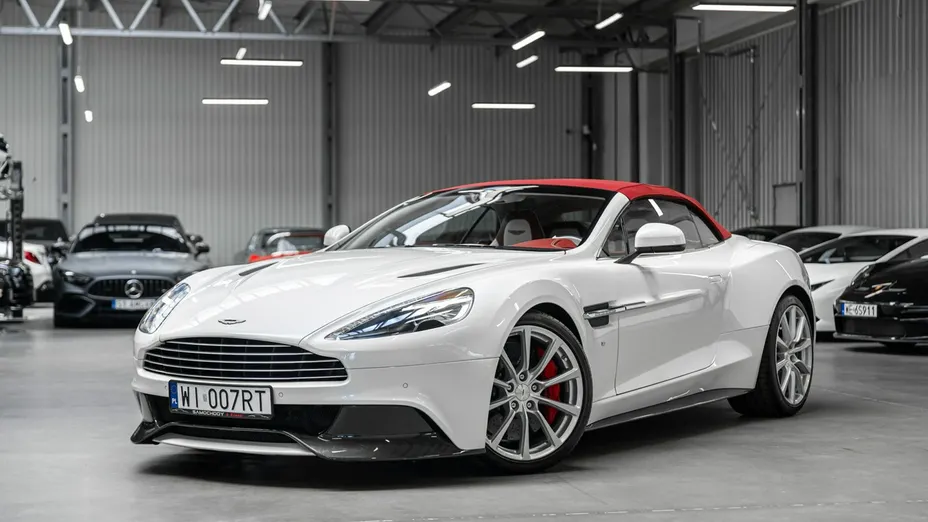 ASTON MARTIN Vanquish -