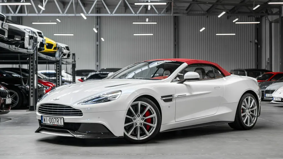 ASTON MARTIN Vanquish -