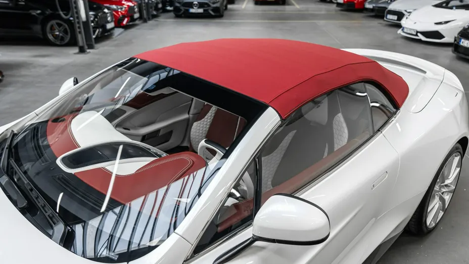 ASTON MARTIN Vanquish -