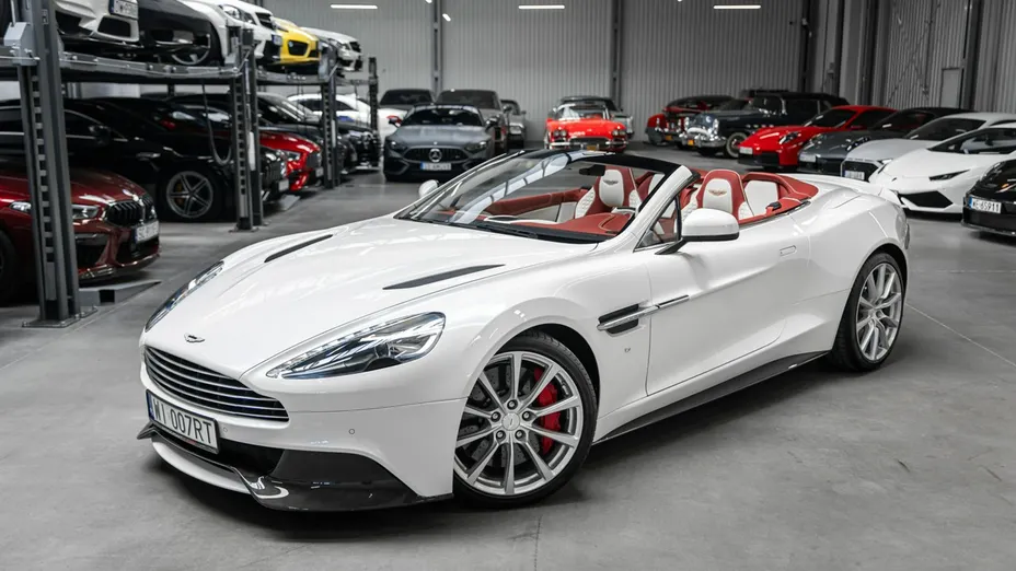 ASTON MARTIN Vanquish -