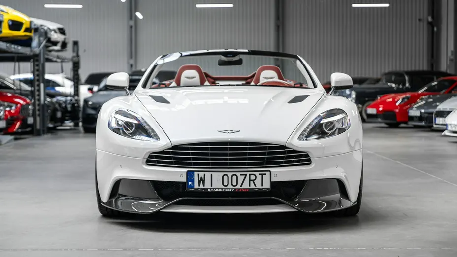 ASTON MARTIN Vanquish -