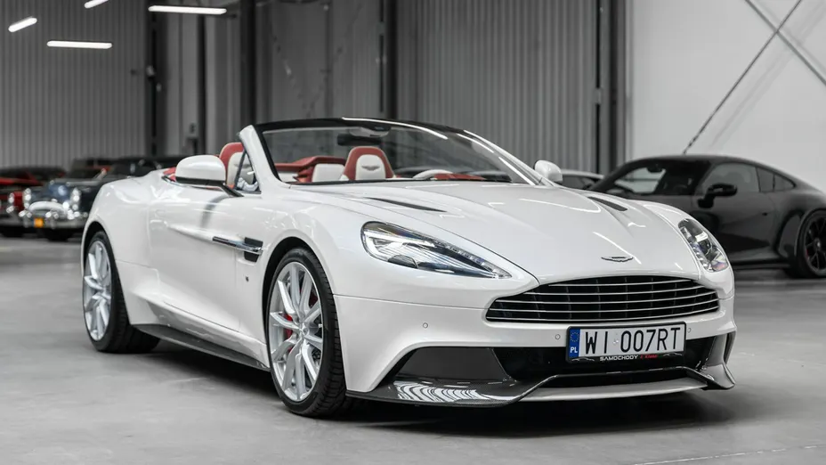 ASTON MARTIN Vanquish -