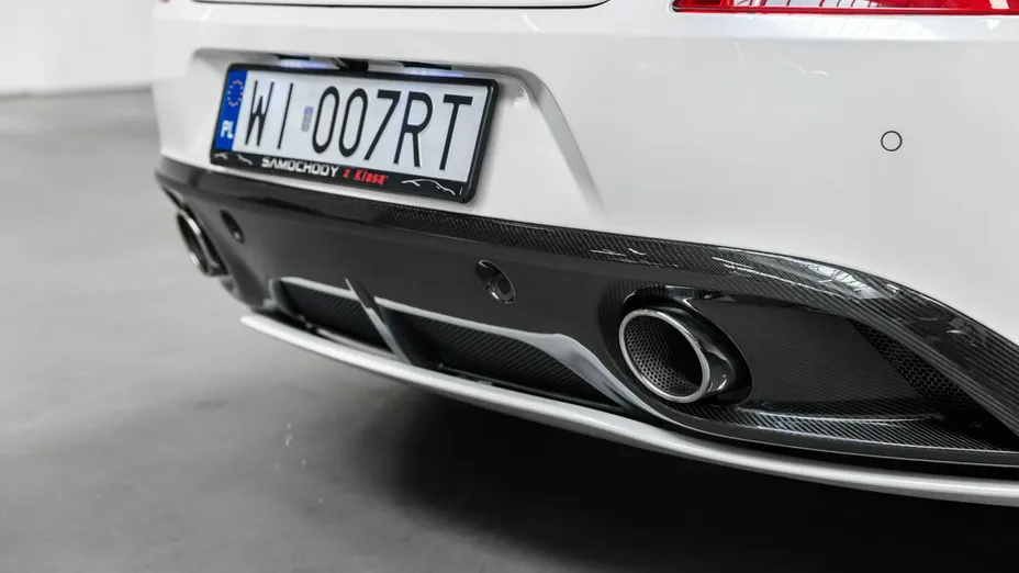 ASTON MARTIN Vanquish -
