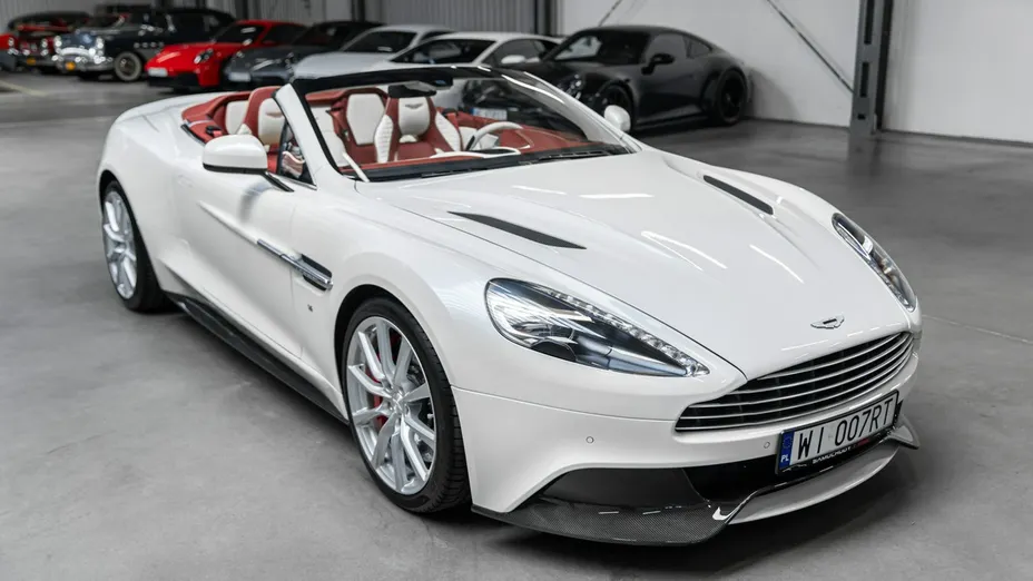 ASTON MARTIN Vanquish -