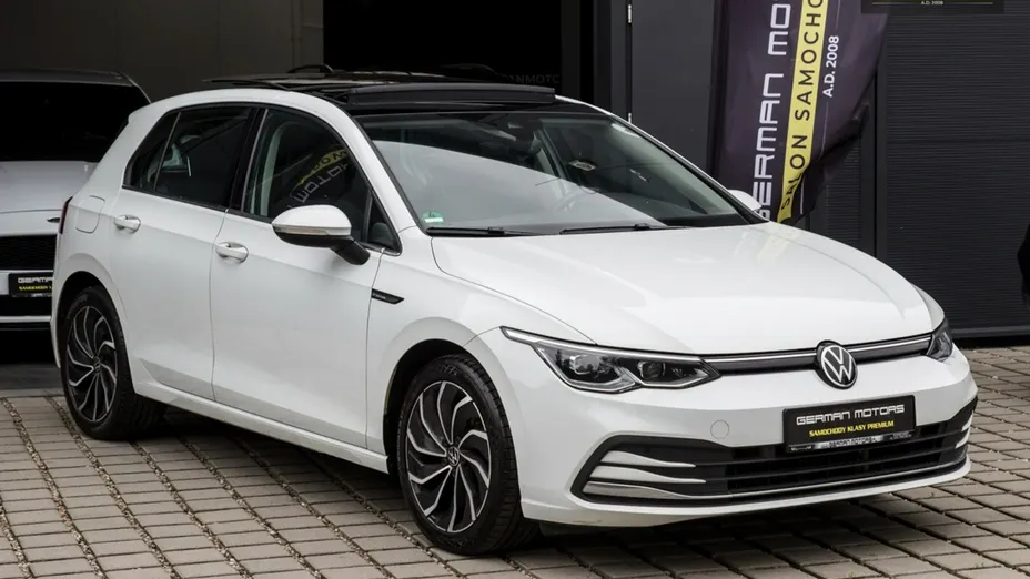 VOLKSWAGEN Golf -