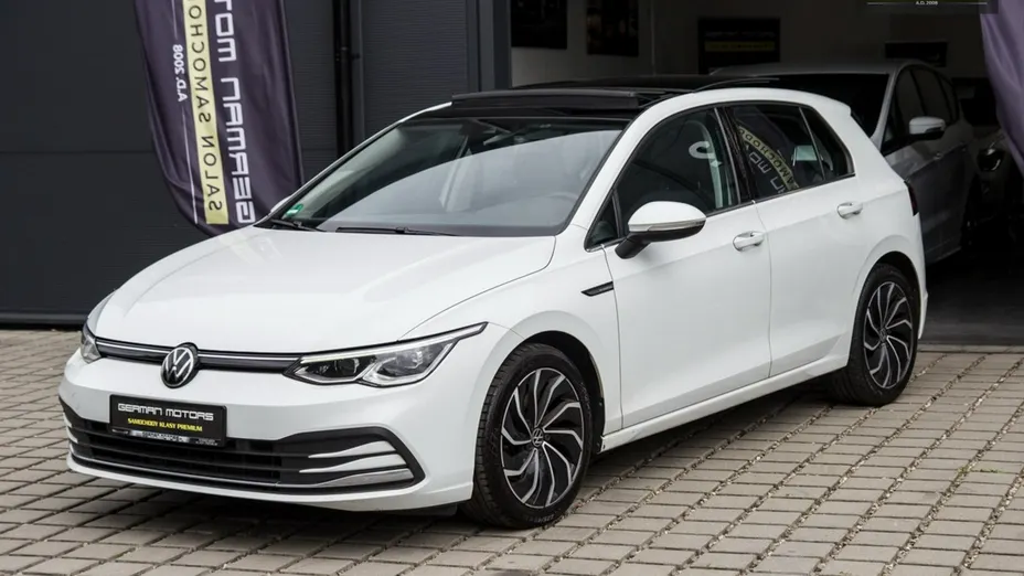 VOLKSWAGEN Golf -