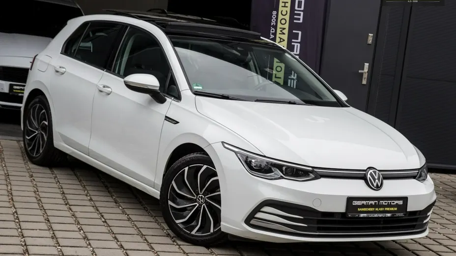 VOLKSWAGEN Golf -