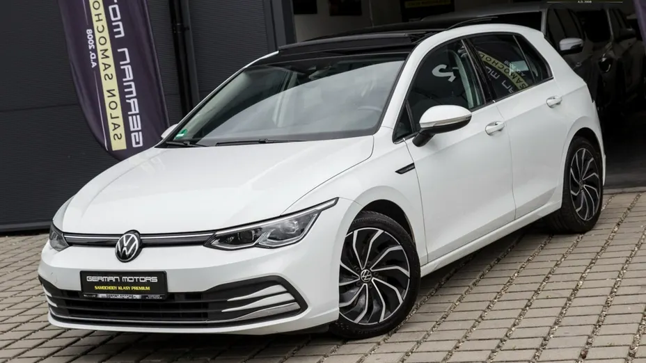 VOLKSWAGEN Golf -