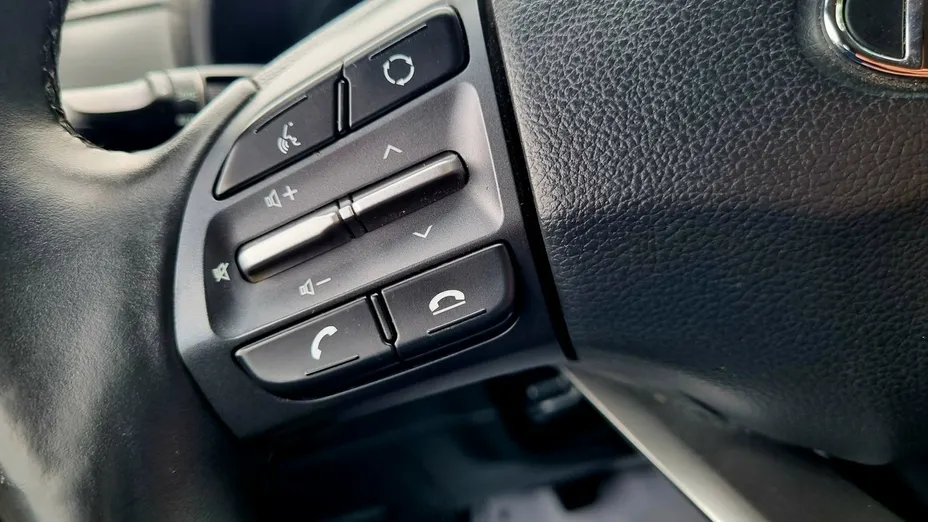 HYUNDAI Kona -