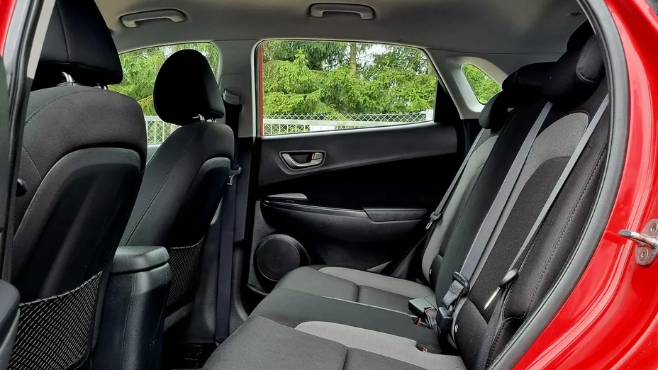HYUNDAI Kona -