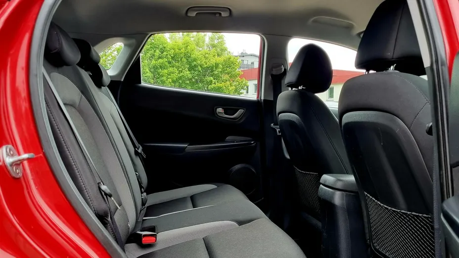 HYUNDAI Kona -