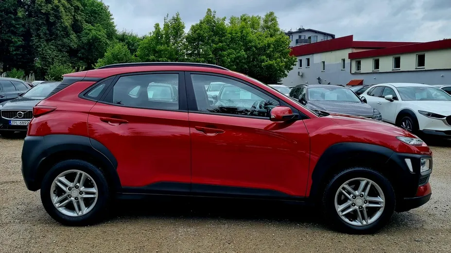 HYUNDAI Kona -