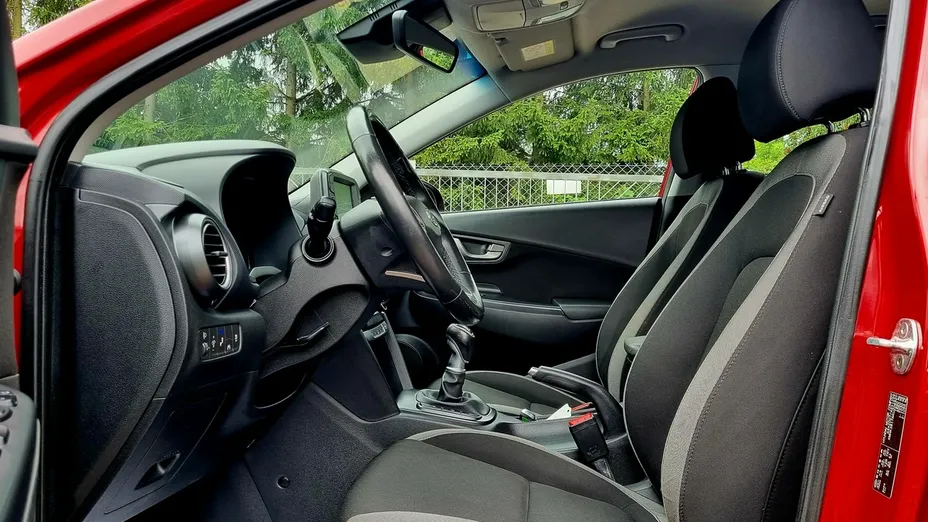 HYUNDAI Kona -