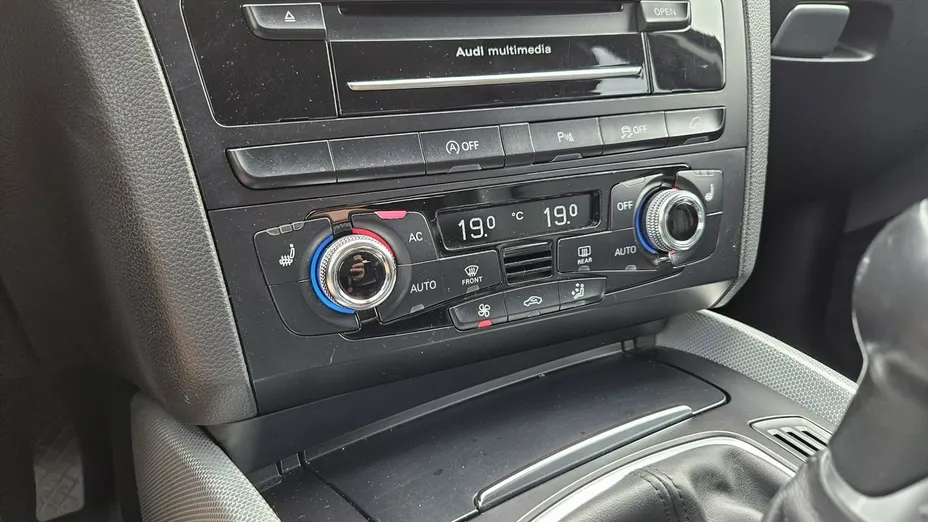 AUDI Q5 -