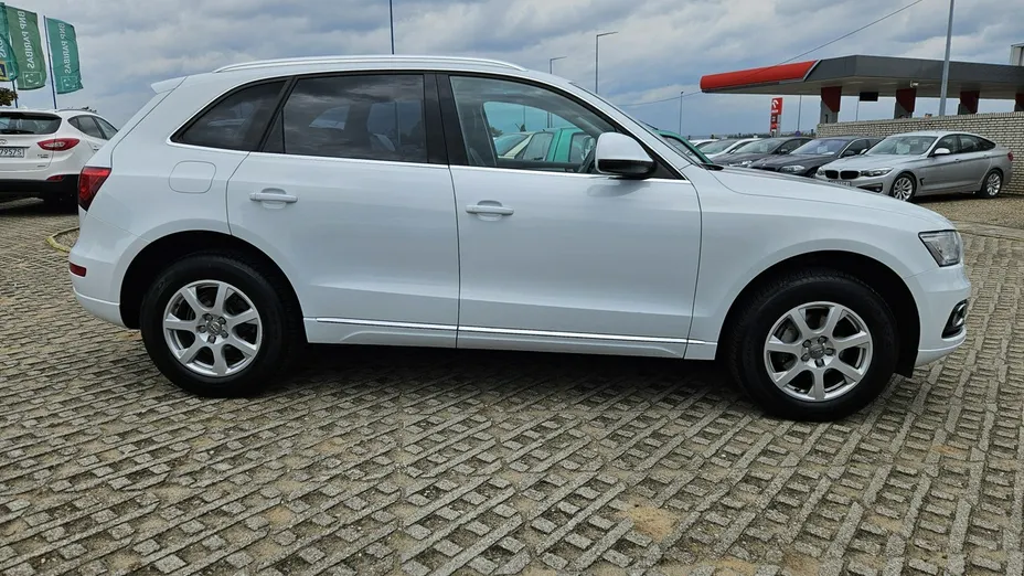 AUDI Q5 -