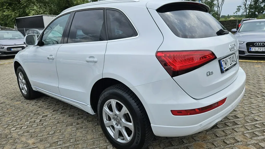 AUDI Q5 -
