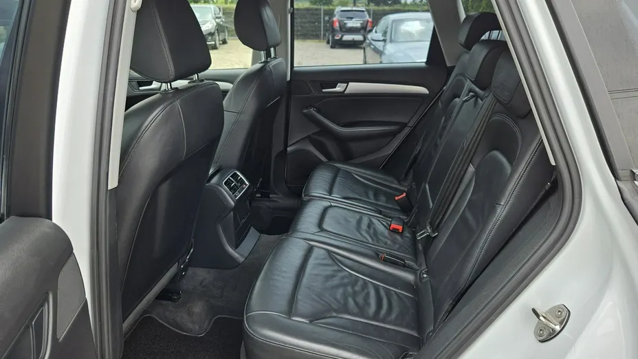 AUDI Q5 -