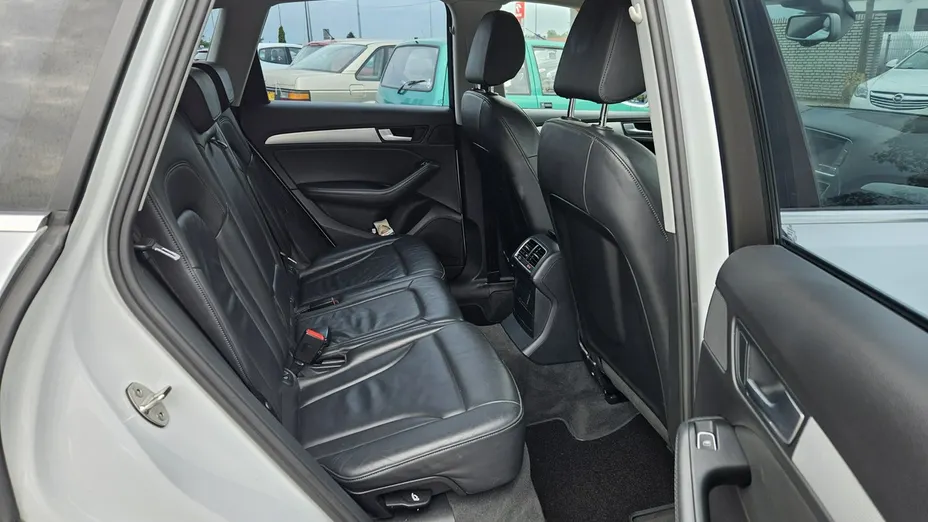 AUDI Q5 -