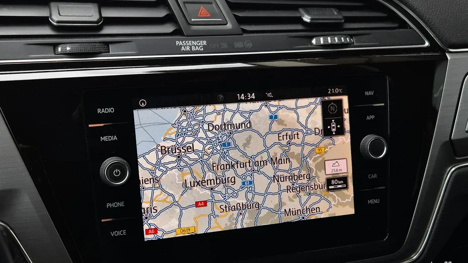VOLKSWAGEN Touran -