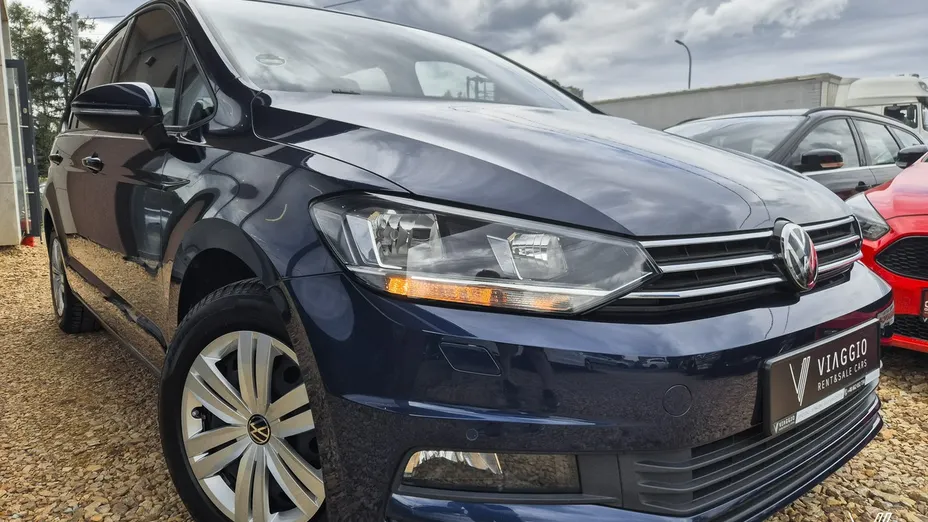 VOLKSWAGEN Touran -