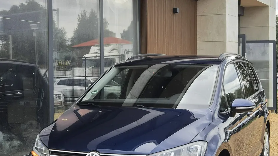 VOLKSWAGEN Touran -