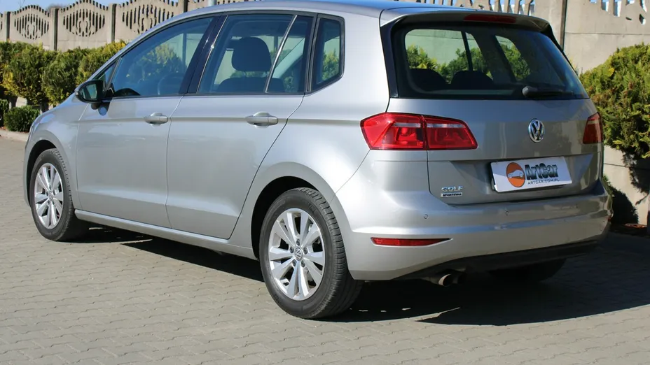 VOLKSWAGEN Golf Sportsvan -