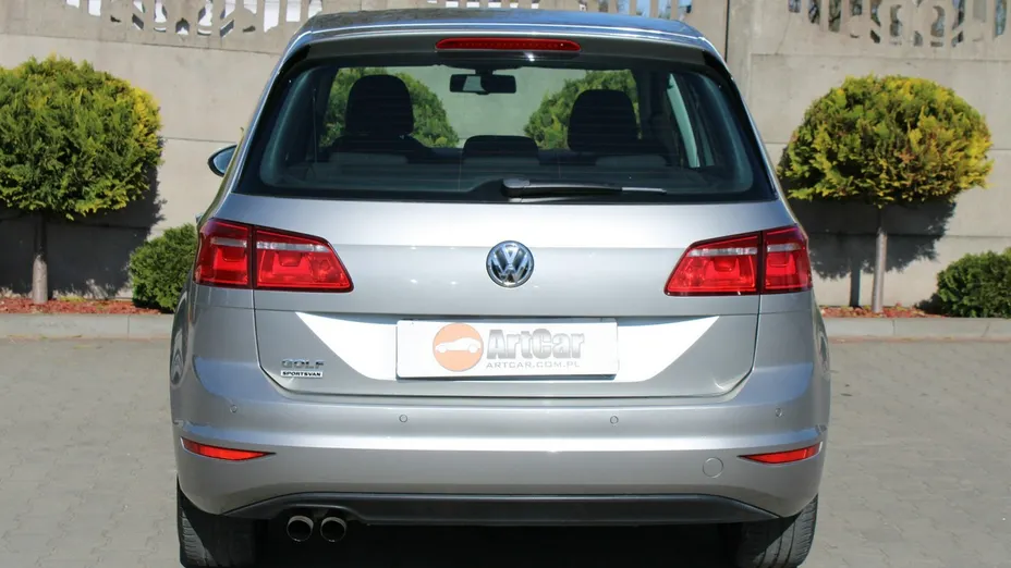 VOLKSWAGEN Golf Sportsvan -