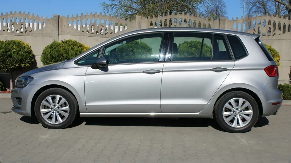 VOLKSWAGEN Golf Sportsvan -