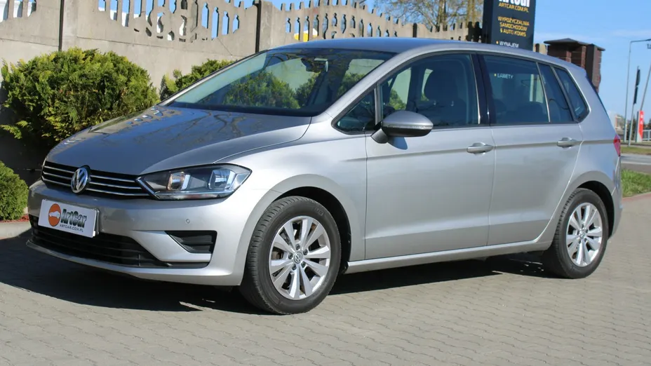 VOLKSWAGEN Golf Sportsvan -