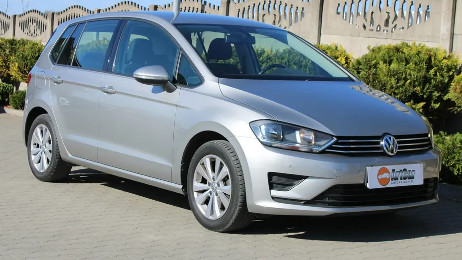 VOLKSWAGEN Golf Sportsvan -