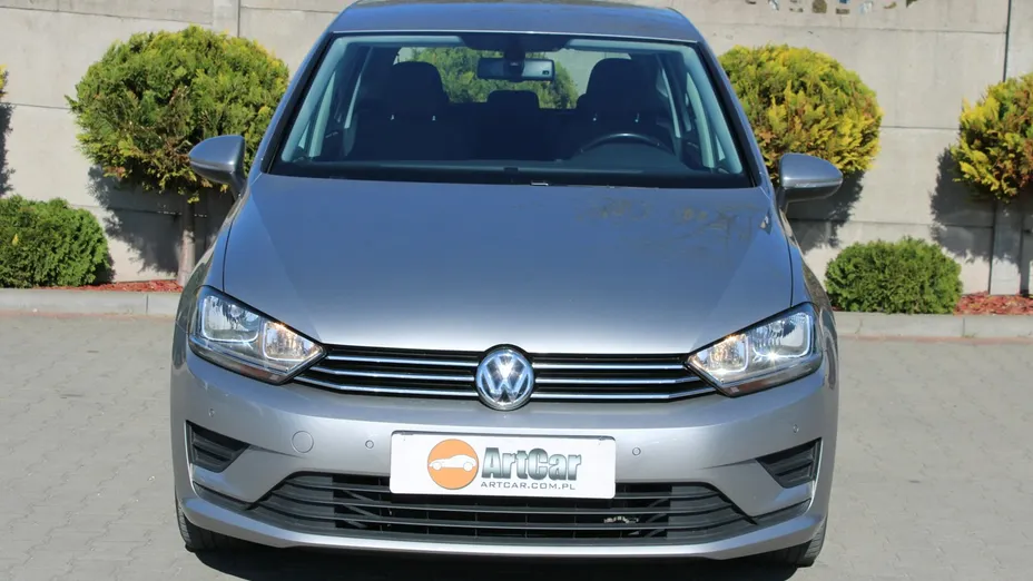 VOLKSWAGEN Golf Sportsvan -
