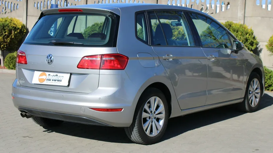 VOLKSWAGEN Golf Sportsvan -