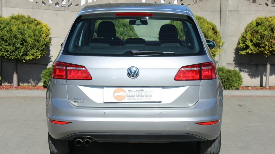 VOLKSWAGEN Golf Sportsvan -