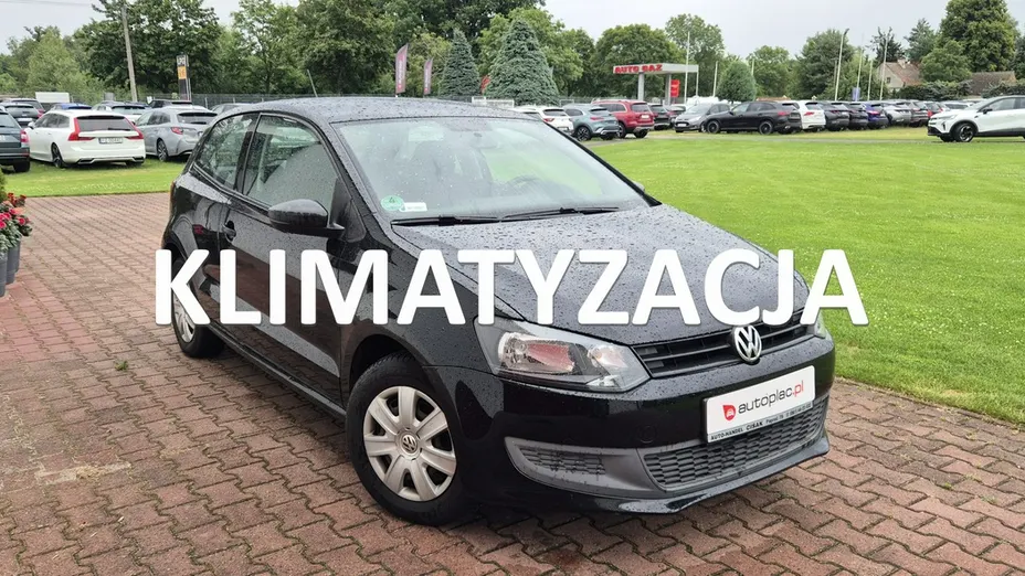 VOLKSWAGEN Polo -