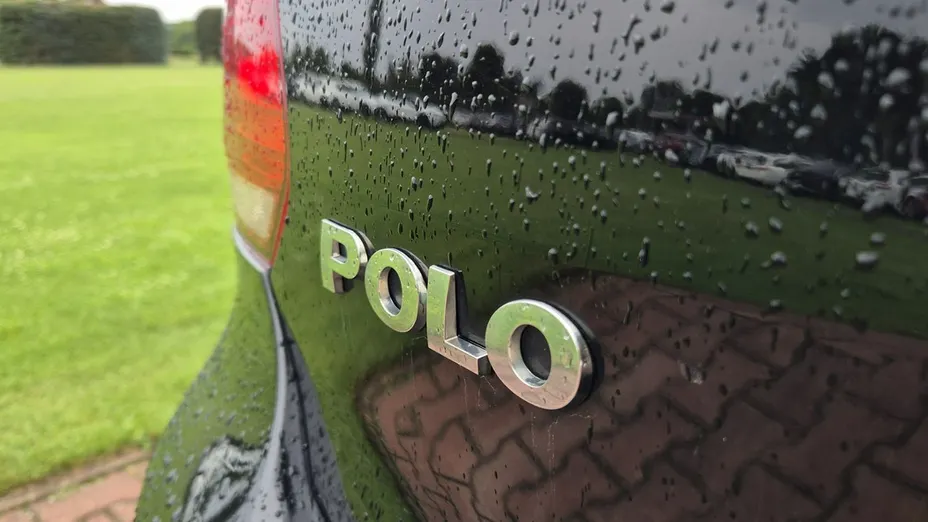 VOLKSWAGEN Polo -