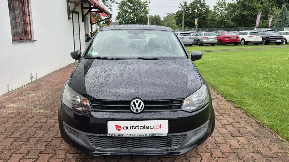 VOLKSWAGEN Polo -