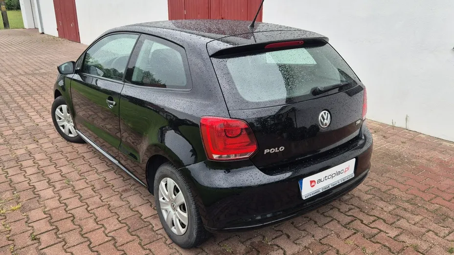 VOLKSWAGEN Polo -